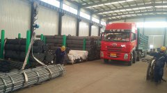 白色吊裝帶使用于鋼管裝車(chē)中